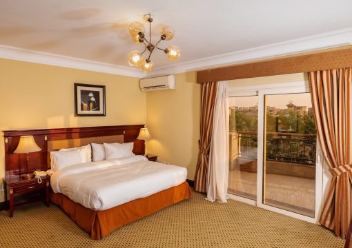 Double Room ( King bed )